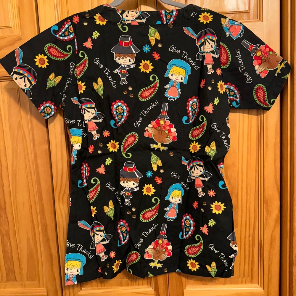 Uniform Advantage Black Printed Scrub Top - Picture 3 of 3